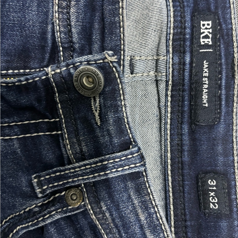 Buckle jeans